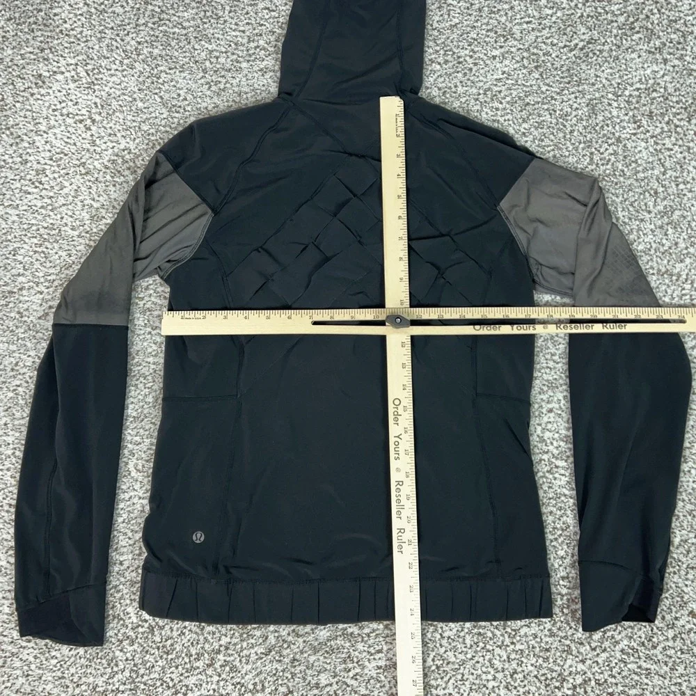 Lululemon Jacket Women 8 Black Gray Hooded Softshell Full Zip Running Reflective